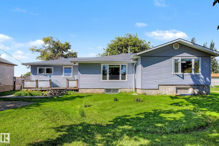 Property Photo:  5208 51 Street  AB T0C 1Z0 