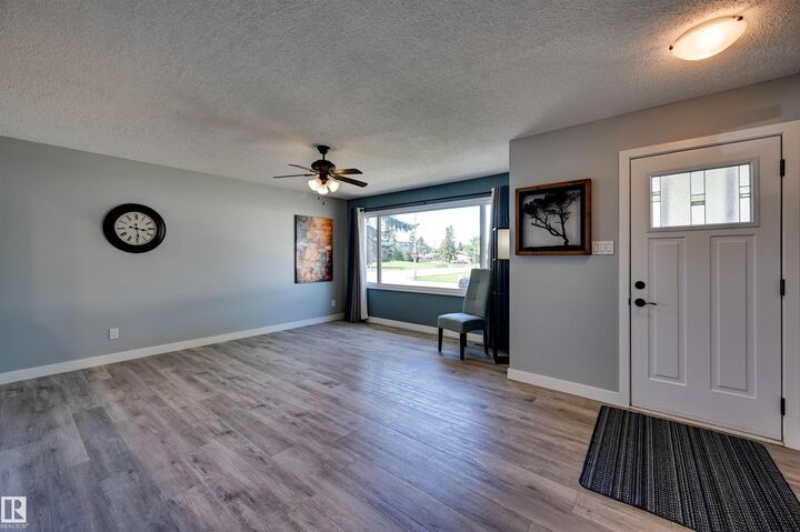 Property Photo:  16231 96 Avenue NW  AB T5P 0C9 