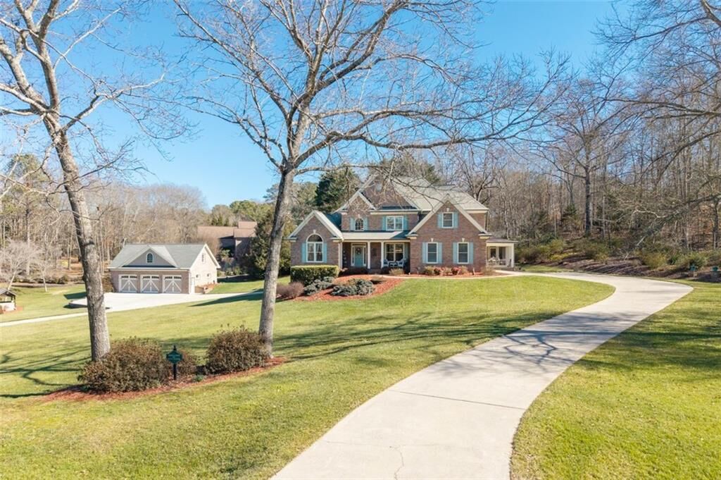 Property Photo: 8015 Hurakan Creek Crossing GA 30028