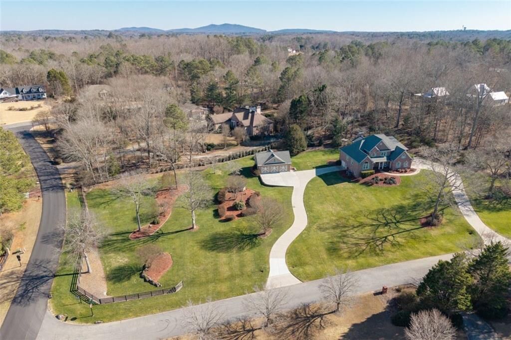 Property Photo: 8015 Hurakan Creek Crossing GA 30028
