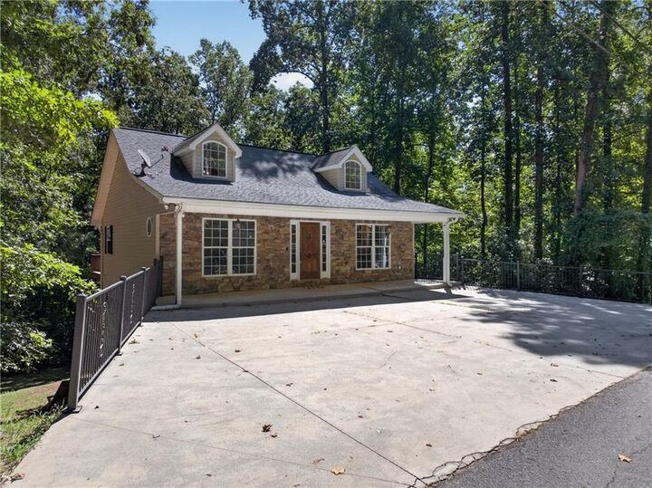 Property Photo:  825 Rue Fluer De Lis  GA 30553 