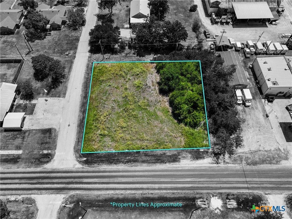 Property Photo: 311 E Clark Street TX 76511