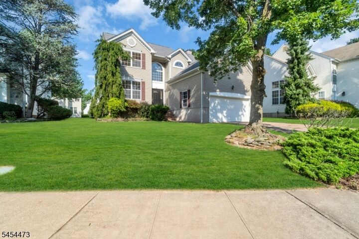 Property Photo:  10 Sutton Ct  NJ 08807 