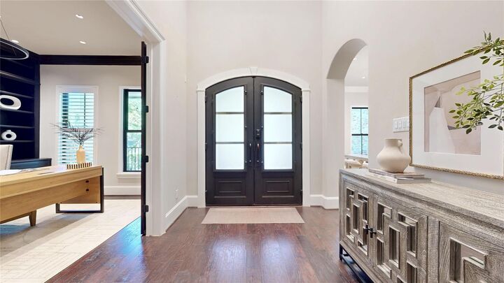 Property Photo: 4719 Waring Street TX 77027