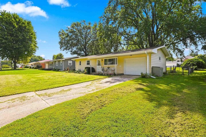 Property Photo:  1015 Greenfield Ave.  IA 50677 