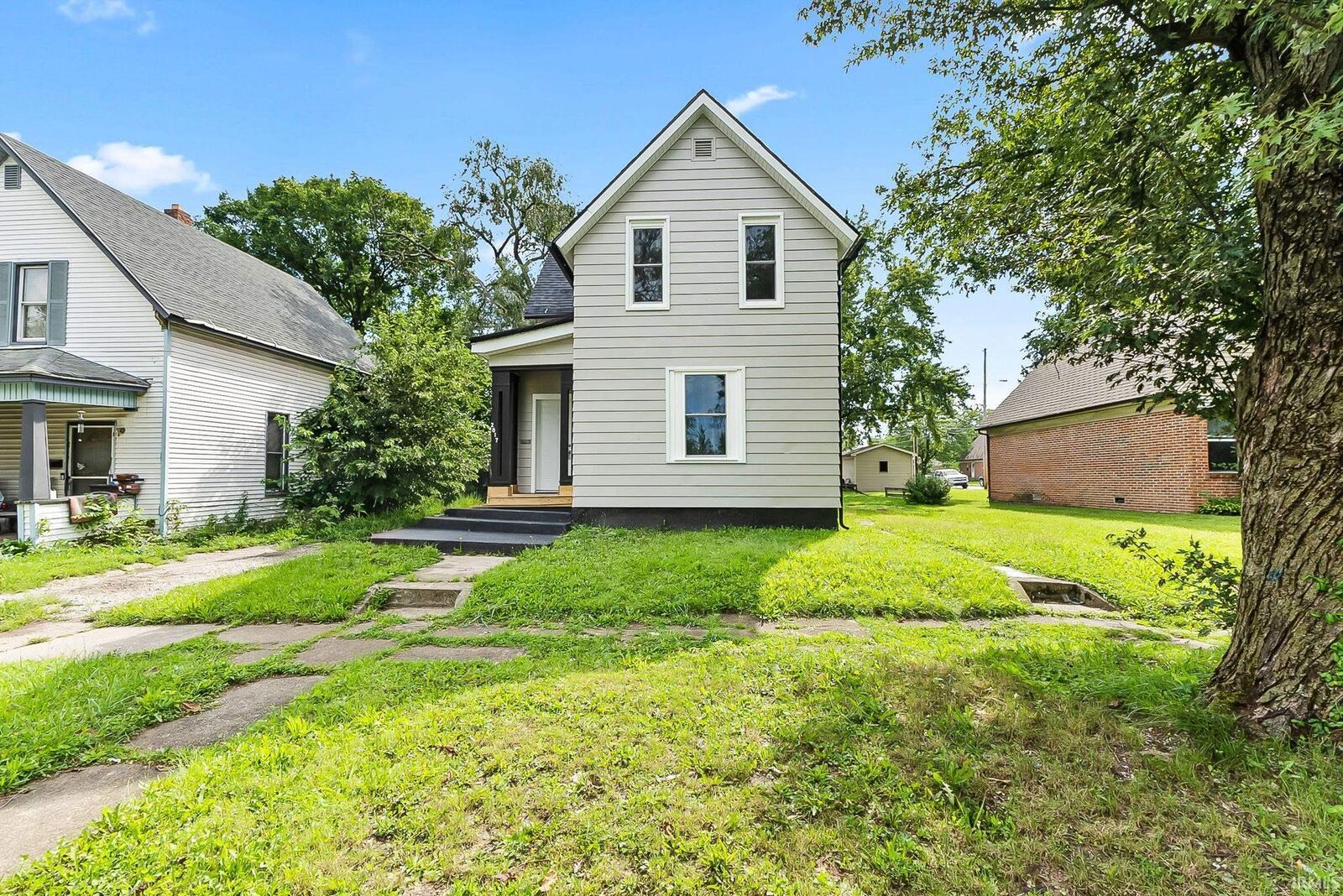 Property Photo:  2817 John Street  IN 46806 