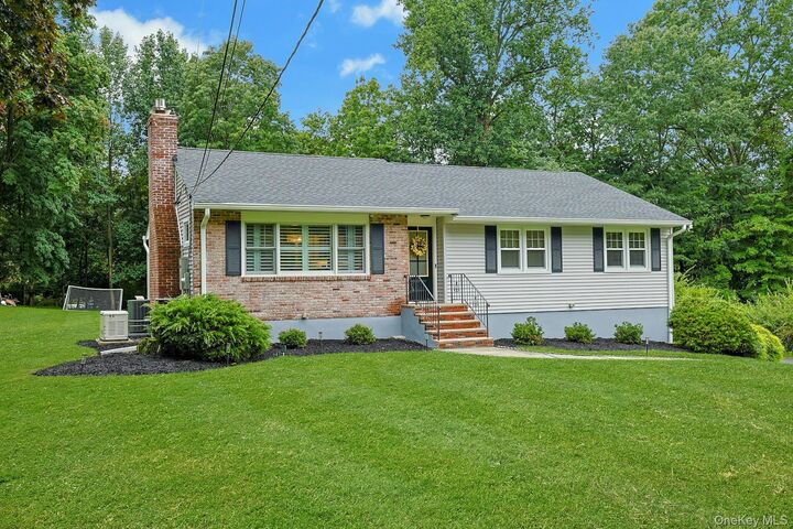 Property Photo:  5 Prides Crossing  NY 10956 