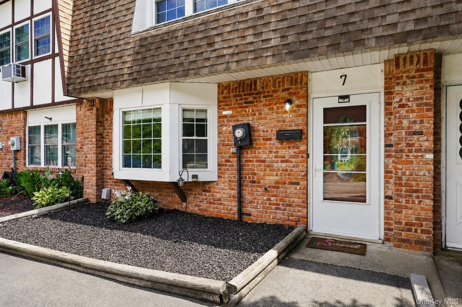 Property Photo:  7 Roundtree Court  NY 12508 