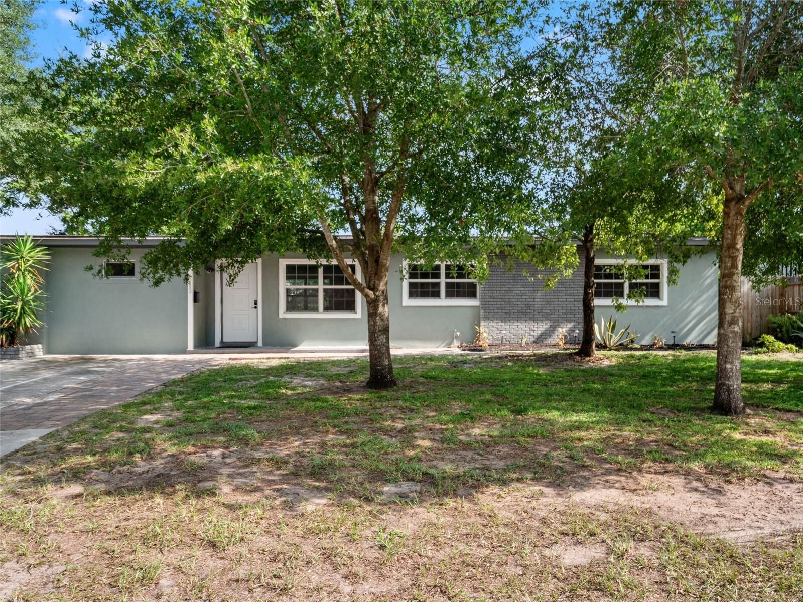 Property Photo: 3813 Edland Drive FL 32812