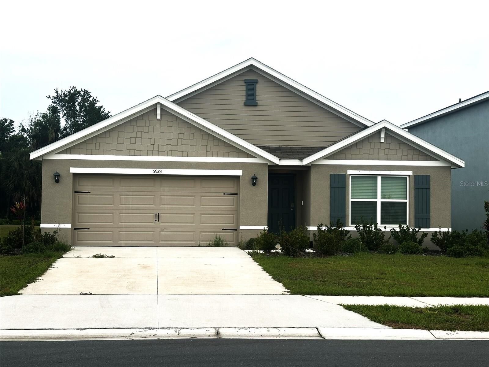 Property Photo:  5923 Flagstone Trail  FL 34221 