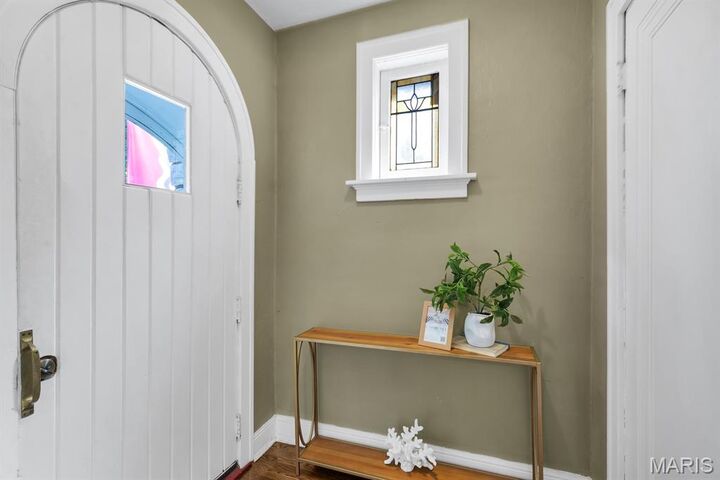 Property Photo: 5718 Nottingham Avenue MO 63109