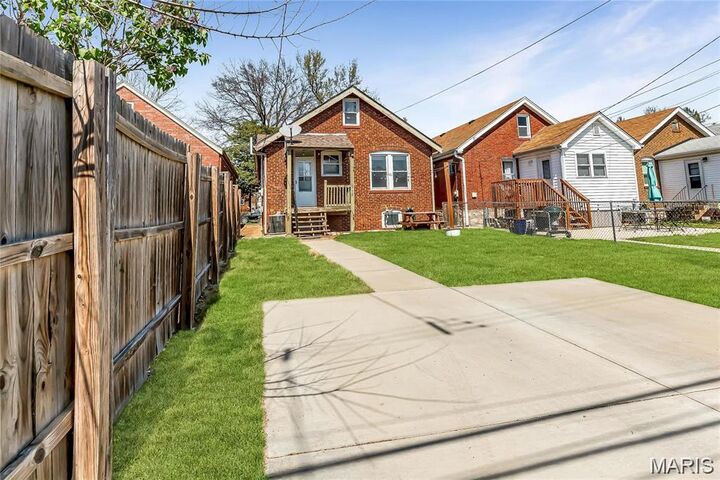 Property Photo:  5718 Nottingham Avenue  MO 63109 
