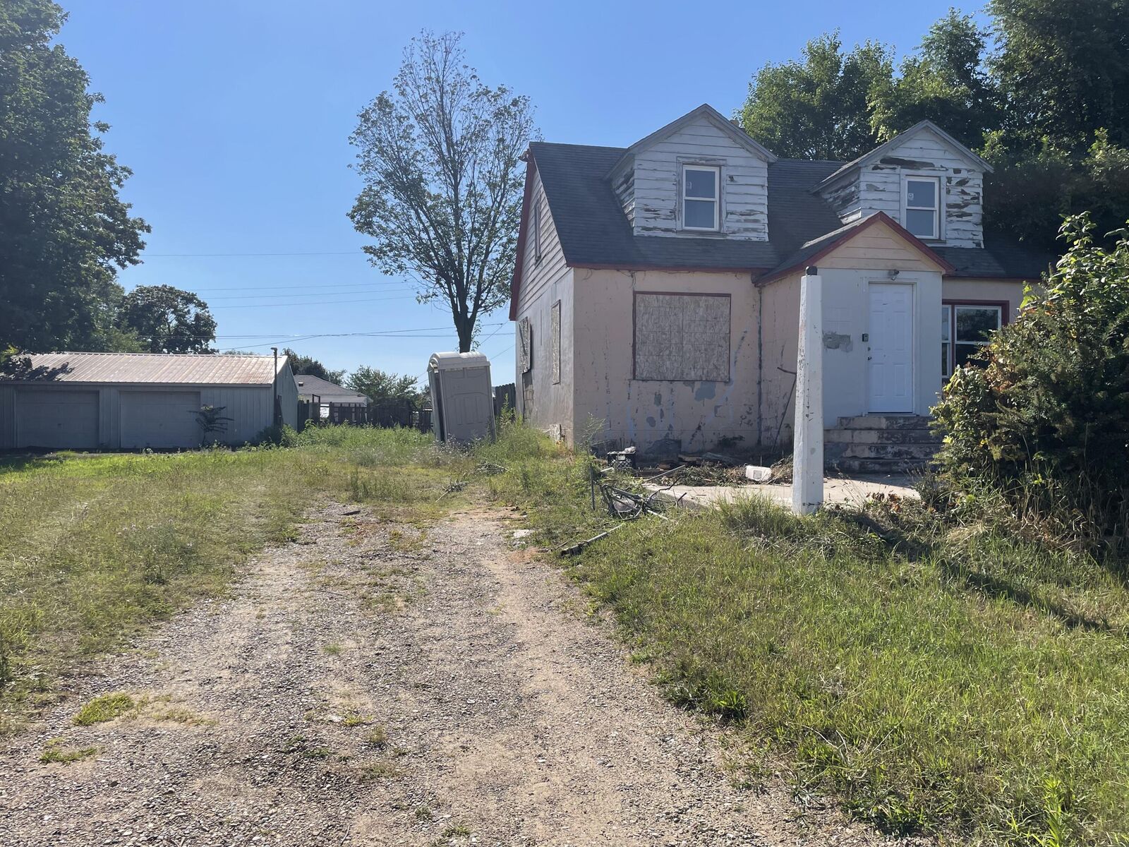 Property Photo:  612 N Crystal Avenue  MI 49022 