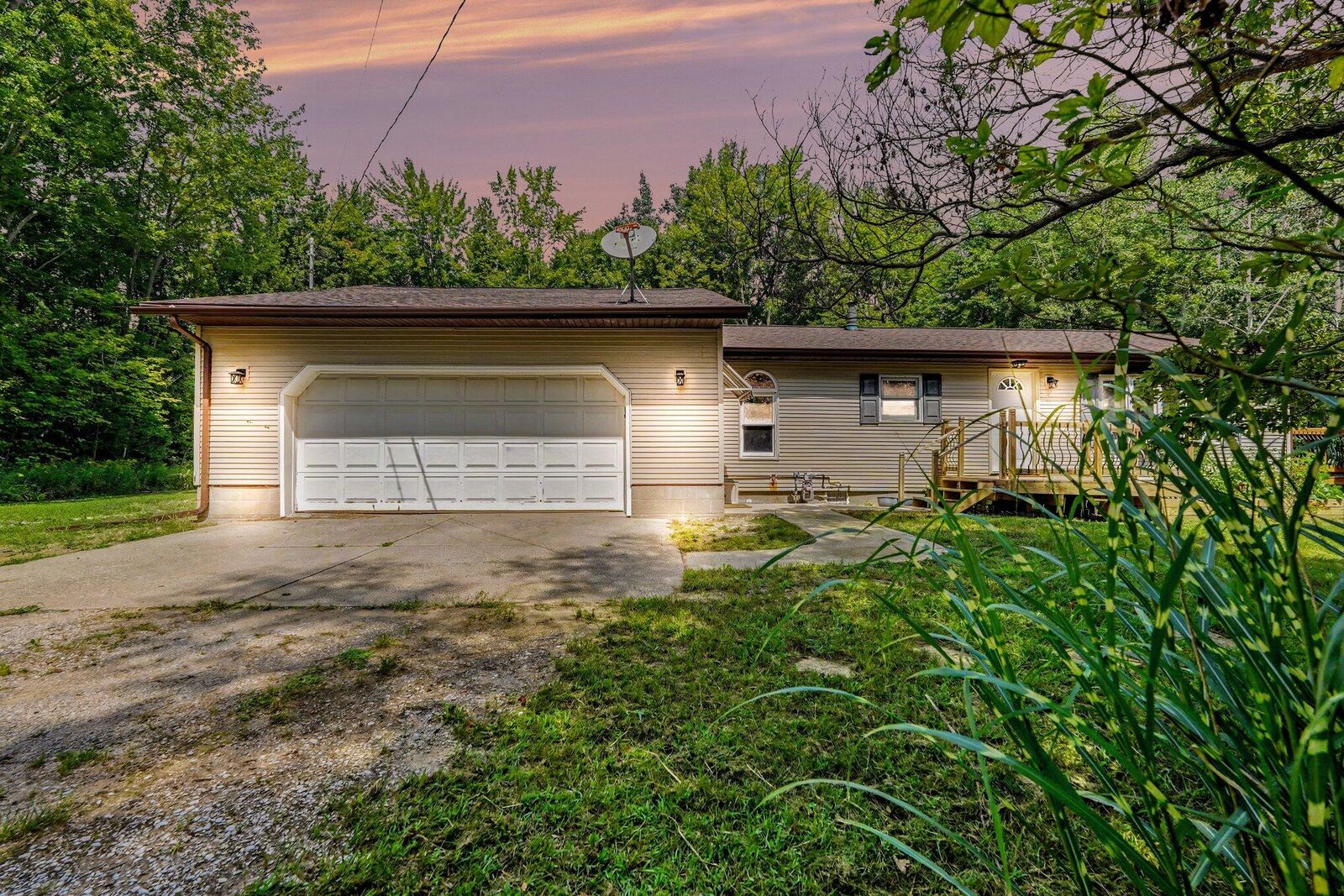 Property Photo: 11371 South Street MI 49448