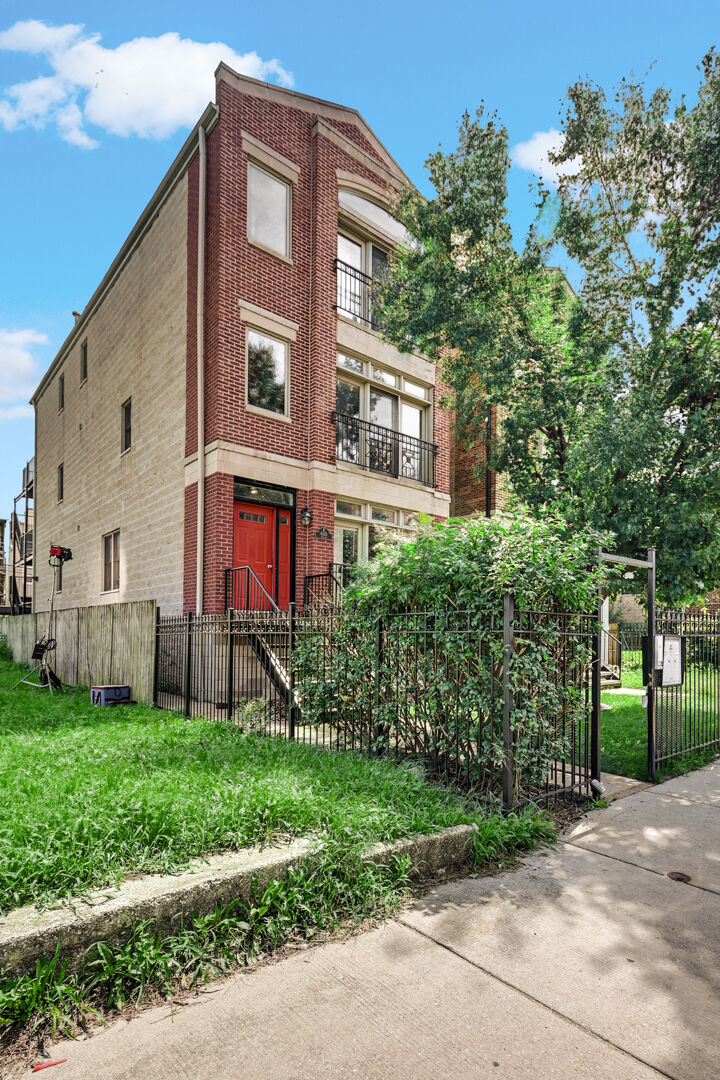 Property Photo: 6345 S Ingleside Avenue 2 IL 60637