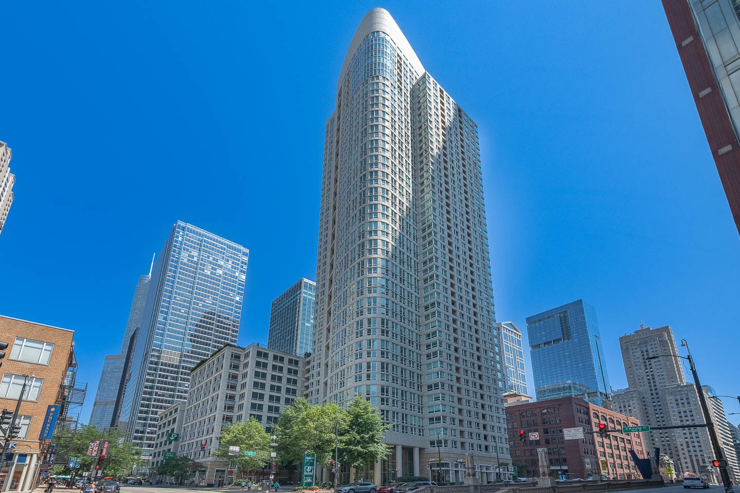 Property Photo:  345 N La Salle Drive 2607  IL 60654 