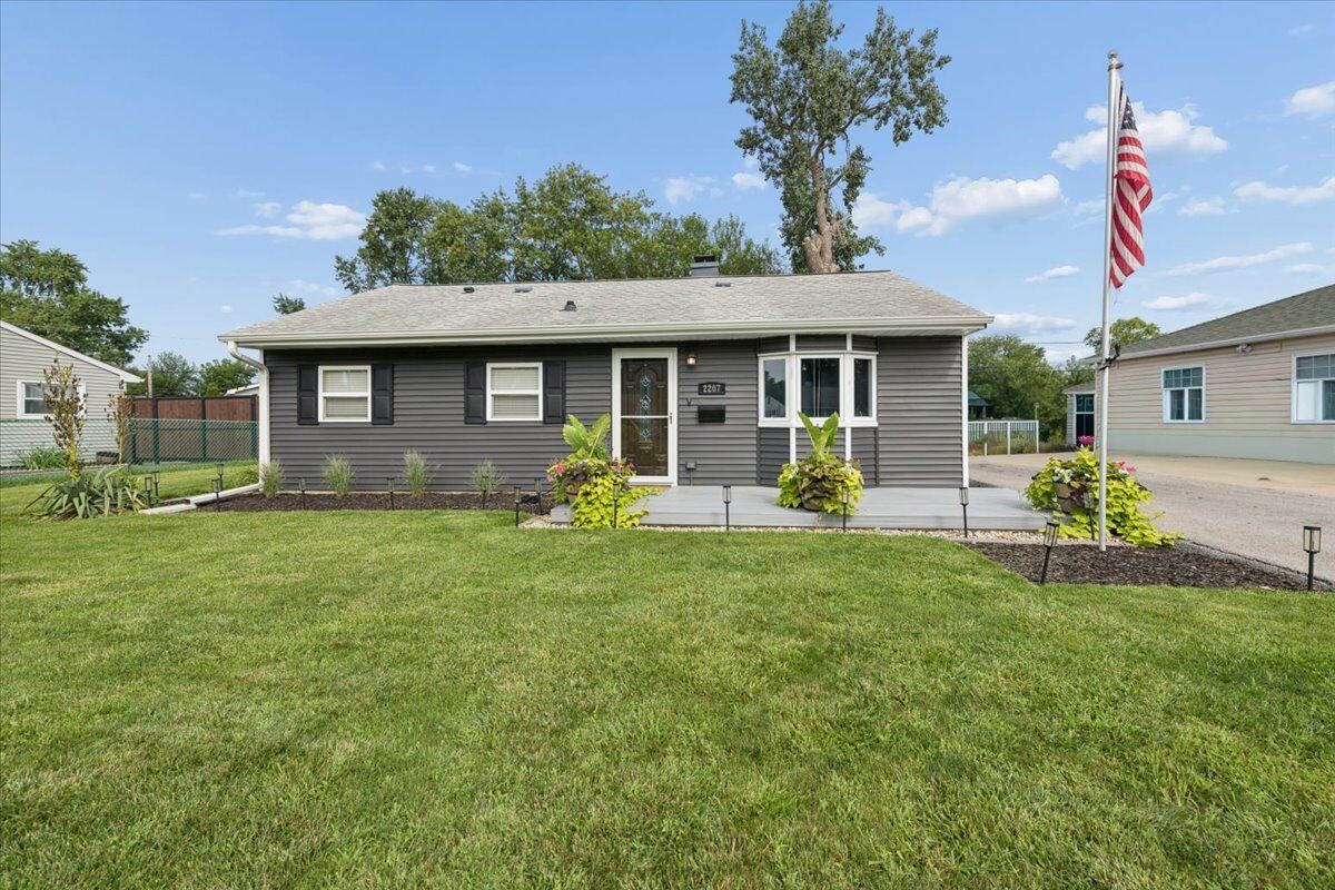 Property Photo:  2207 Marmion Avenue  IL 60436 
