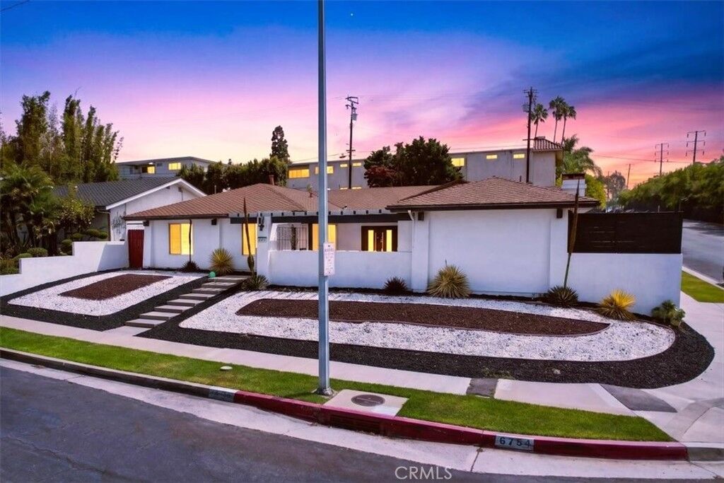 Property Photo:  6754 S Garth  CA 90056 