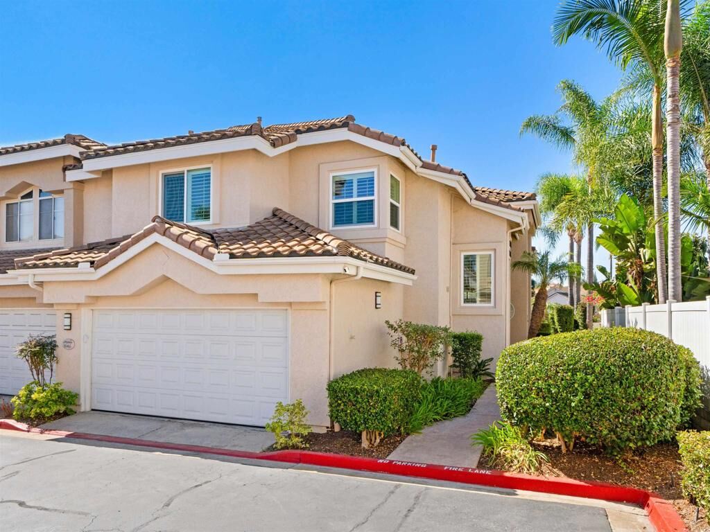 Property Photo:  1846 Bimini Way  CA 92081 