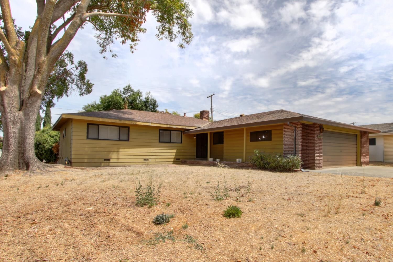 Property Photo:  3327 Eisenhower Drive  CA 95826 