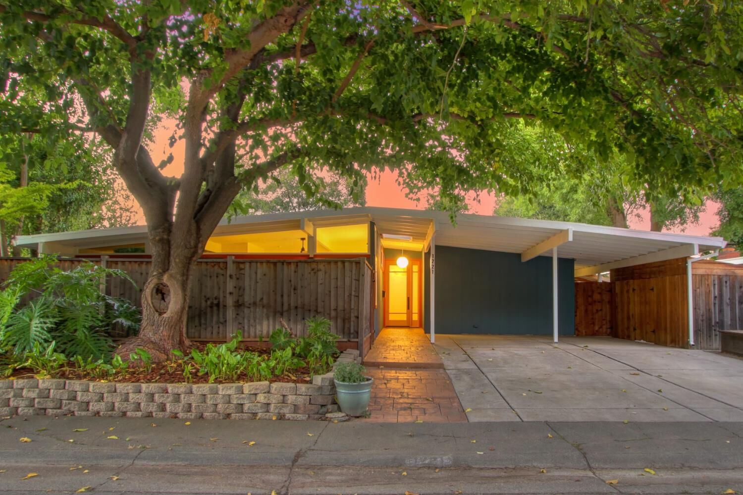 Property Photo: 1221 Bucknell Drive CA 95616