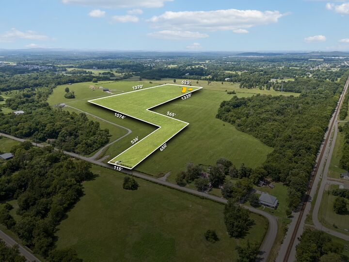 Property Photo:  900 Old Christiana Road  TN 37037 