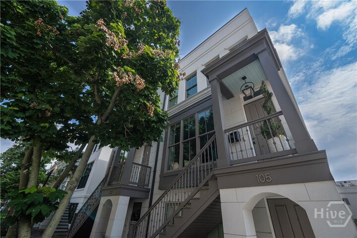 Property Photo:  105 E Gordon Street  GA 31401 