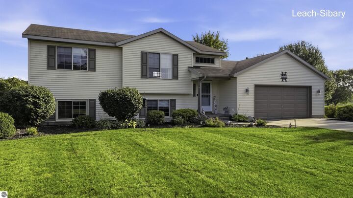 Property Photo:  4966 NE Dio Drive NE  MI 49315 
