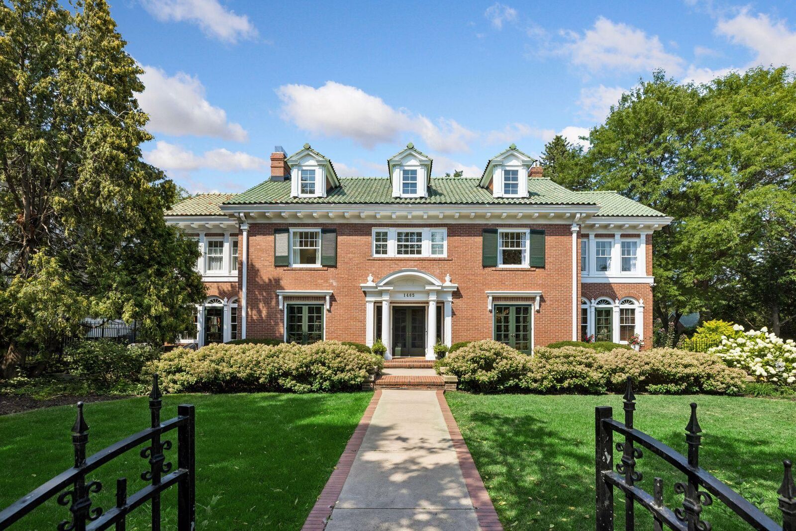 Property Photo: 1465 Summit Avenue MN 55105