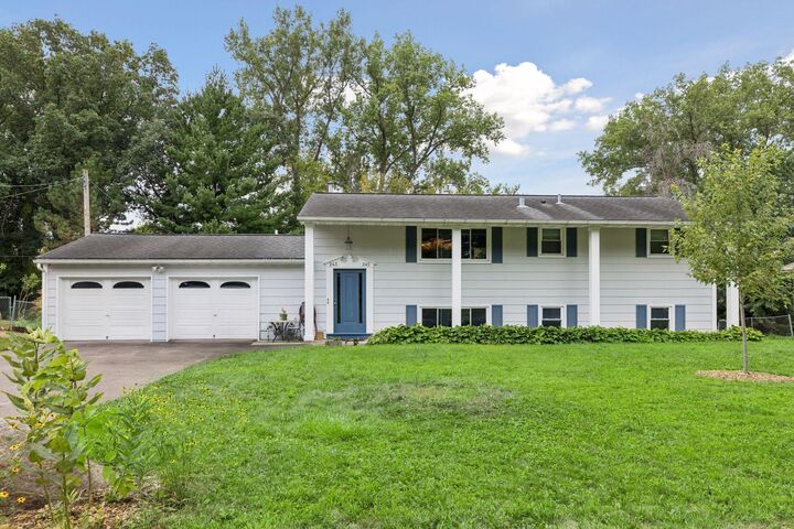 Property Photo: 245 Glenmoor Lane MN 55356