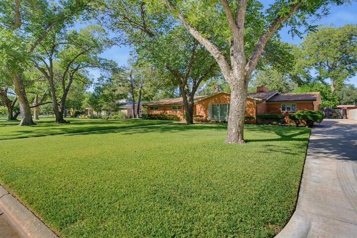 Property Photo:  1526 Elmwood Drive  TX 79605 