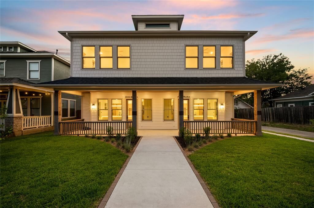 Property Photo:  1600 Washinton Avenue  TX 76104 