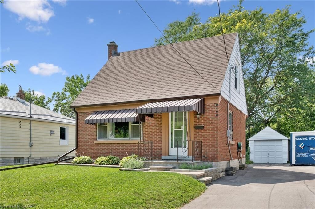 Property Photo:  114 Lorne Crescent  ON N2M 3Y5 