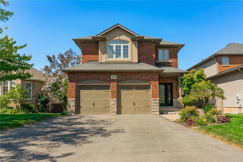 Property Photo: 4303 Arejay Avenue ON L3J 0P8