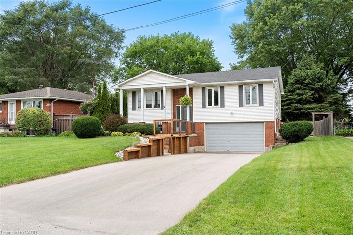 Property Photo: 9 Kelly Drive ON N0A 1N5