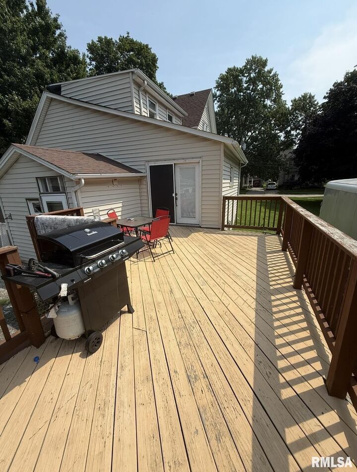 Property Photo: 126 Fulton Street IL 61401