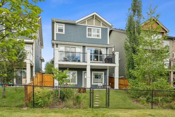 Property Photo: 14 Riviera View AB T4C 0Y7