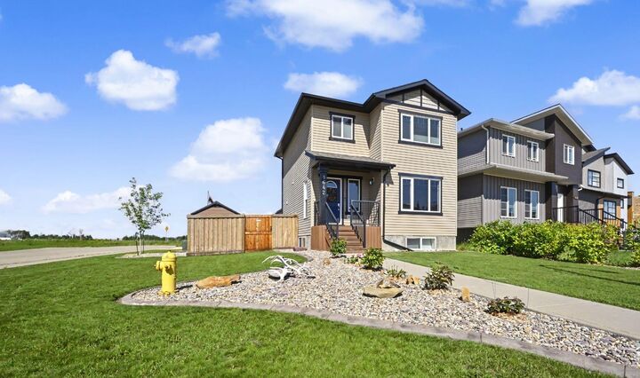 Property Photo: 8642 72 Avenue AB T8X 0K6