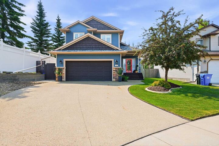 Property Photo:  13 Assinger Avenue  AB T4R 3L1 