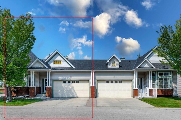 Property Photo: 25 Prestwick Pond Terrace SE AB T2Z 2K1