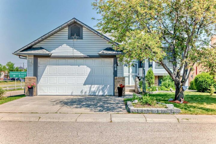 Property Photo: 68 Harvest Oak Way NE AB T3K 3Y2