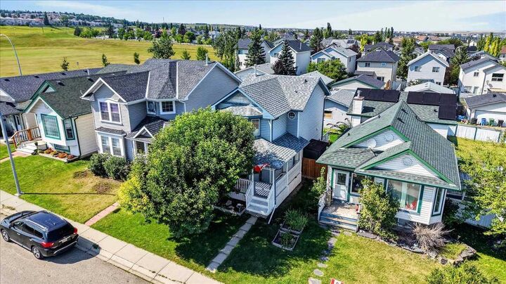 Property Photo: 95 Hidden Point NW AB T3A 5P5
