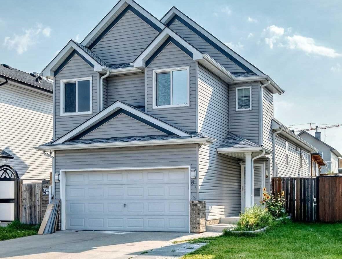 Property Photo: 87 Tarawood Grove NE AB T3J 5A6