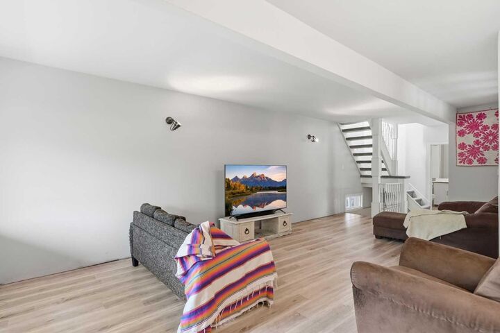 Property Photo: 211 7 Street NE AB T2E 4C1