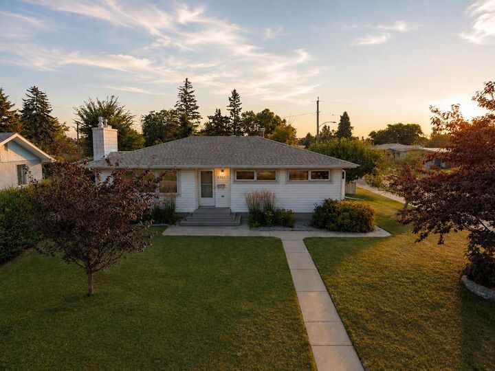 4021 Embury Crescent — photo 1