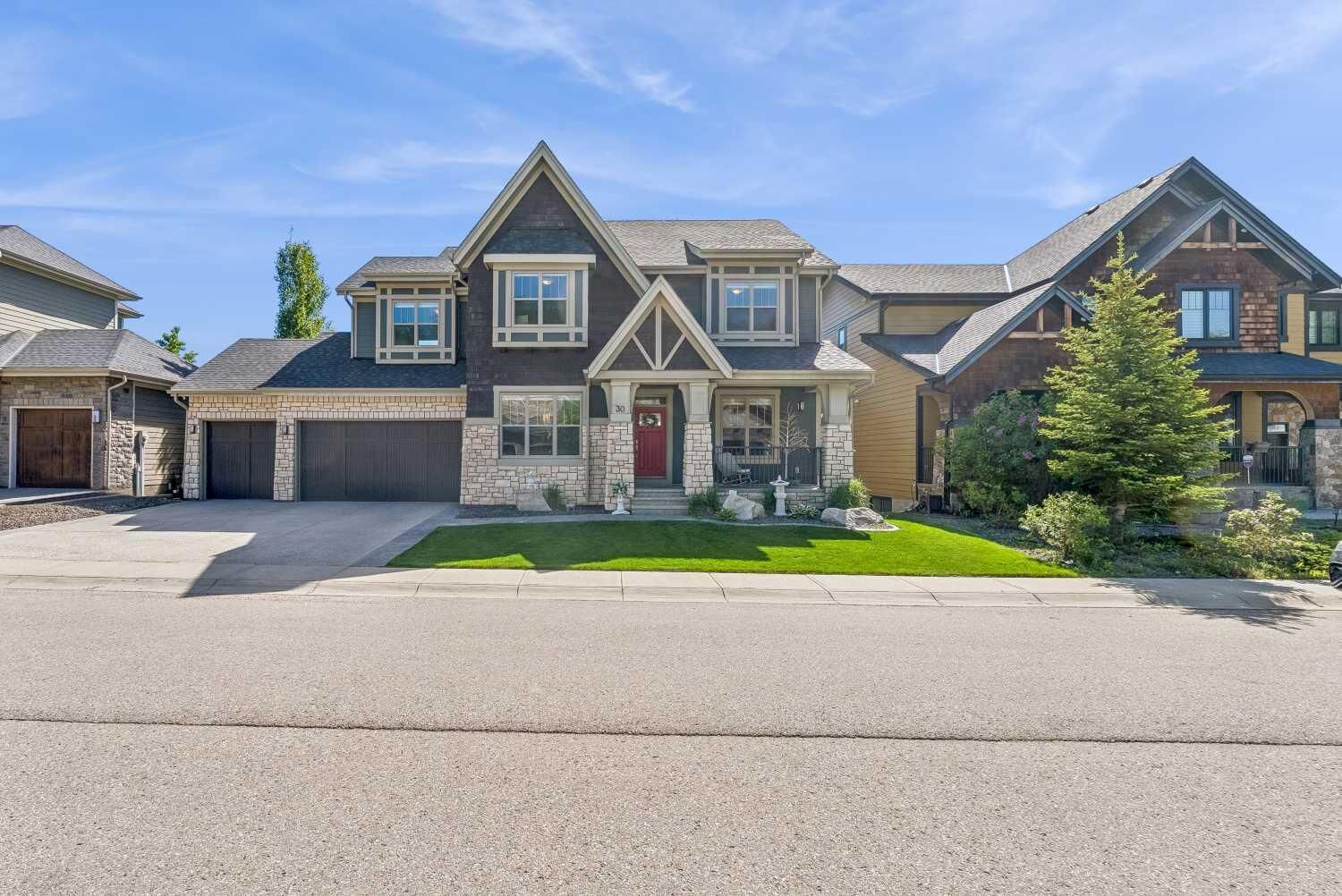 Property Photo: 30 Ascot Crescent SW AB T3H 0T9