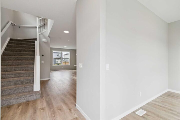 Property Photo: 413 Hotchkiss Drive SE AB T3S 0S8
