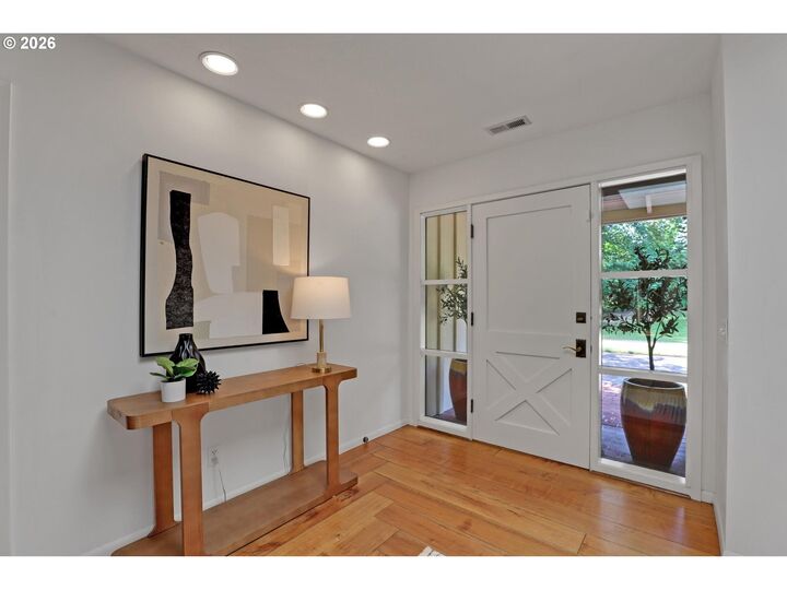 Property Photo: 4004 SW Scholls Ferry Rd OR 97221