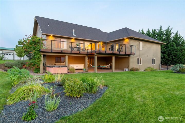 Property Photo: 9334 N Canyon View Pr NE WA 99320