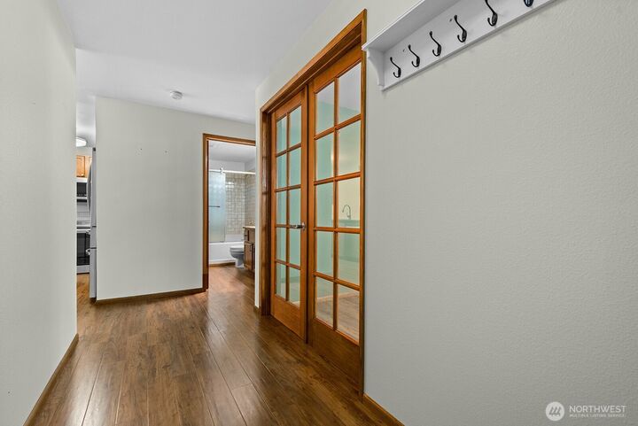 Property Photo:  6920  California Avenue SW 12  WA 98136 